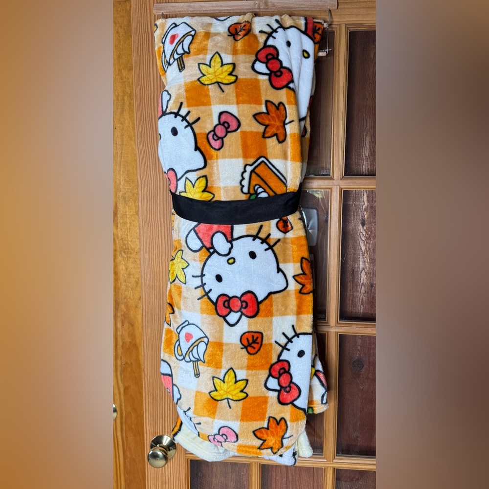 Hello Kitty Cloud Throw Blanket 2 Pack - Autumn Joy - 60"x70" - Picture 3 of 4